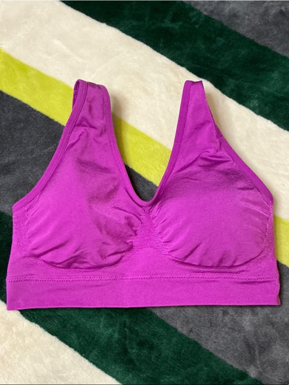 Wacoal Wireless Seamless Sports Bra (835275) in Fuchsia Size 36